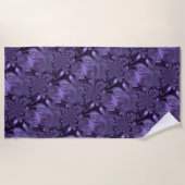 紫エレガント王室のの液体の輝き ビーチタオル (正面)