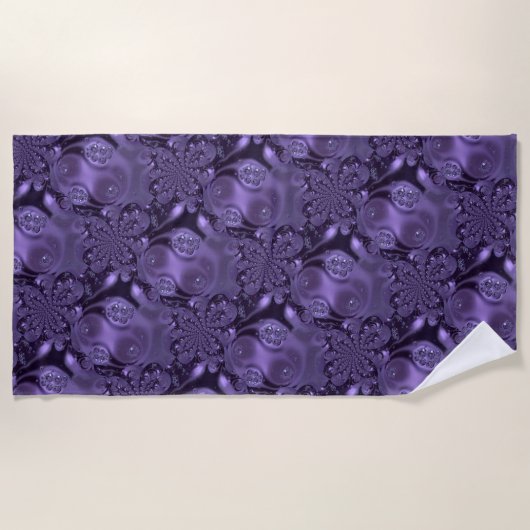 紫エレガント王室のの液体の輝き ビーチタオル (正面)