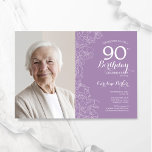 紫エレガント白フローラ写真90誕生日 招待状<br><div class="desc">ラベンダーライトパープルホワイトフローラ90th birthday party invitation with your photo on the front of the card.ボタニッエレガントクのアウトラインスケッチのアクセントを備えたモダンデザインフェイク、金ゴールドフォイルとタイポグラフィスクリプトのフォント。トレンディーシンプル招待状カードは女性の日スタイリッシュお祝いに最適。任意のカスタマイズ年齢にすることができる。印刷されたZazzle招待状または即時ダウンロードのデジタル印刷可能なテンプレート。</div>