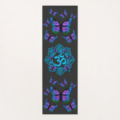 紫エレガント蝶のオーム記号 ヨガマット (正面)