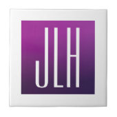 紫グラデーションと白のイニシャルまたはその他の文字 タイル (正面)