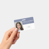 紫シンプル白の従業員の写真IDロゴバーコード バッジ (手持ち)