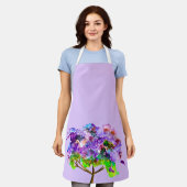 紫ジャカランダの木の水彩画 エプロン (着用した状態)