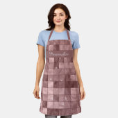 紫スタイリッシュの幾何タイルデザインパターン エプロン (着用した状態)