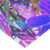 紫トリップ（幻覚体験）のようなとマゼンタの野カラフル花 テーブルクロス (アングル)