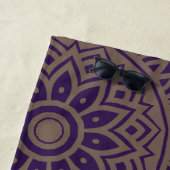 紫バイオレット&タン金ゴールドマンダラフラワー ビーチタオル (インサイチュ)