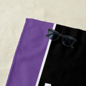 紫パーソナライズされたサッカー選手の名前 ビーチタオル (インサイチュ)