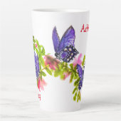 紫パーソナライズされた水彩蝶と花 カフェラテマグ (正面)