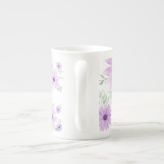 紫パーソナライズされた緑、水色の花 ボーンチャイナマグカップ (裏面)