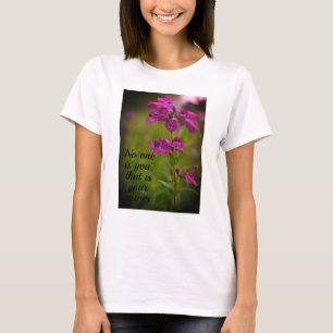 紫ピンクのトンボやる気を起こさせるク花 Tシャツ