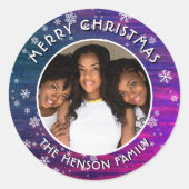 紫ピンクの木の素朴スノーフレークのクリスマスフォト ラウンドシール (正面)