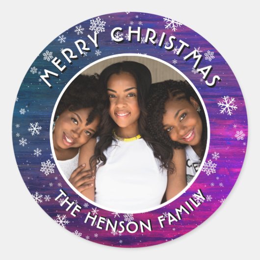 紫ピンクの木の素朴スノーフレークのクリスマスフォト ラウンドシール (正面)