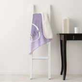 紫ブラシ仕上げメタル銀グリッターモノグラム名 シェルパブランケット (インサイチュ)