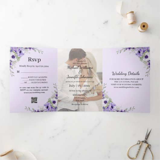 紫モダンのフローラ写真のスクリプ結婚ト 三つ折り招待状 (内部)