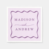 紫モダンの波状のフレ結婚ーム スタンダードカクテルナプキン (正面)