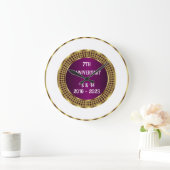 紫モダン白と金ゴールド幾何学記念日 ラージ壁時計 (ホーム)