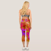 紫外カラフル、マゼンタ、赤の花 カプリレギンス (裏面)