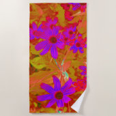 紫外カラフル、マゼンタ、赤の花 ビーチタオル (正面)