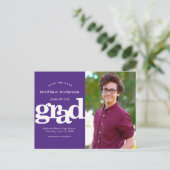 紫救月卒業写真はっきりしたタイポグラフィ インビテーションポストカード (スタンド正面)