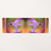 紫淡い色のの花が閉まパーソナライズされたる ヨガマット (正面(横))