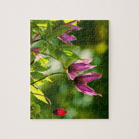 紫緑青の植物は緑に花を咲かせる ジグソーパズル (縦)