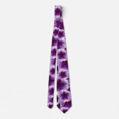 紫色および白いペチュニア ネクタイ (裏面)