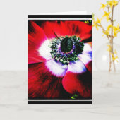 紫色および赤いアネモネのブランクの挨拶状 カード (黄色い花)