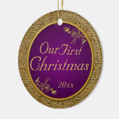 紫色および金ゴールド"私達の初めてのクリスマス"のオーナメント セラミックオーナメント (左)