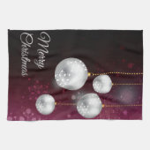 紫色および銀製のクリスマスツリーの球 キッチンタオル (横)