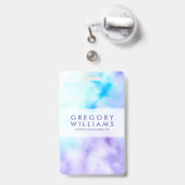 紫色および青の液体はBagroundを着色します バッジ (Back with Retractable)