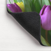 紫色および黄色のチューリップ マウスパッド (コーナー)