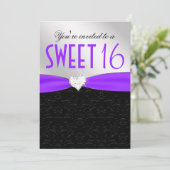 紫色および黒い花のダマスク織のダイヤモンドのハート 招待状 (スタンド正面)