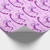 紫色によって示される揺り木馬の第3誕生日の覆い ラッピングペーパー (角)