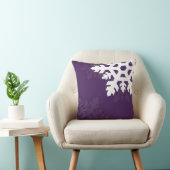 紫色に対する明るく白い雪片 クッション (椅子)