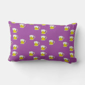 紫色に泡立てたビールカップ ランバークッション (裏面)