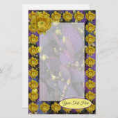 紫色のとげのあるナシのサボテンで黄色い花 便箋 (正面/裏面)