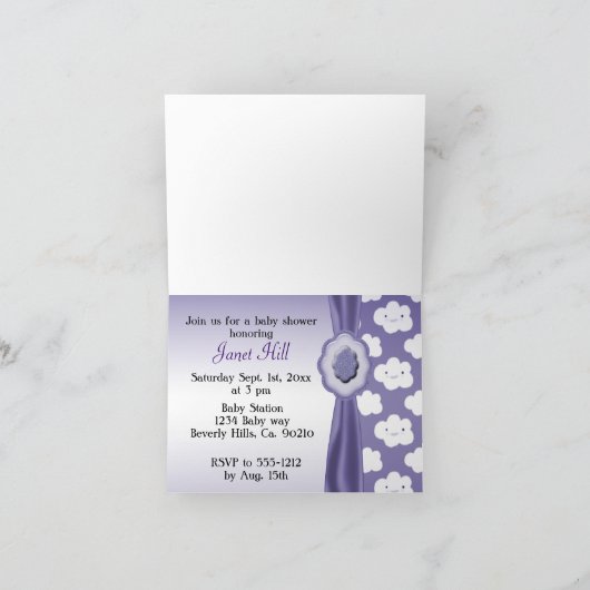 紫色のふわふわの雲ベビースシャワー 招待状 (内部)