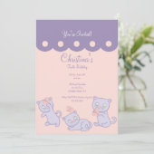 紫色のよくはしゃぐな子ネコの誕生日のパーティの招待状 招待状 (スタンド正面)