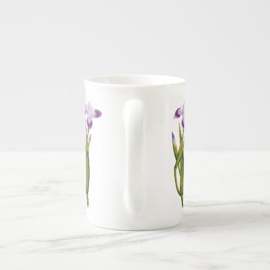 紫色のアイリス植物の骨灰磁器のマグ ボーンチャイナマグカップ (裏面)