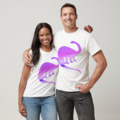 紫色のアパトサウルス(Brontosaurus)のワイシャツ Tシャツ (ユニセックス)