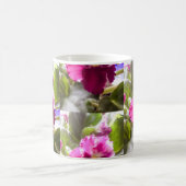 紫色のアフリカバイオレット コーヒーマグカップ (中央)
