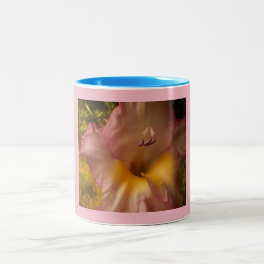 紫色のウィスカーピンクフローラ ツートーンマグカップ (中央)