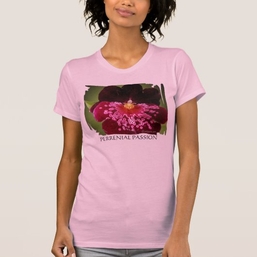 紫色のウエディングフラワーTシャツアパレル Tシャツ (正面)