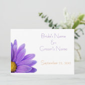 紫色のガーベラのデイジーの結婚式招待状カード 招待状 (スタンド正面)