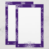 紫色のクリスマススノーフレークパーソナライズされた 便箋 (正面/裏面)