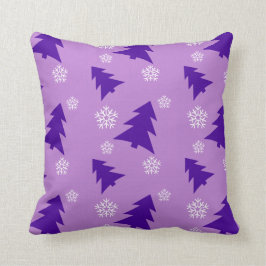 紫色のクリスマスツリーおよび白い雪片 クッション