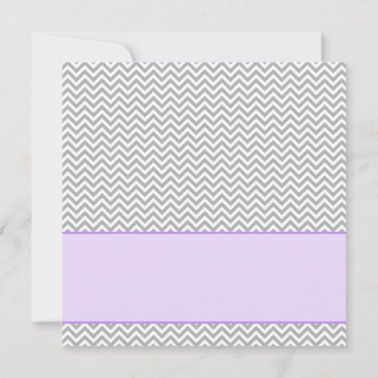 紫色のグレーシェブロンの女の子の写真の誕生発表 案内状 (裏面)