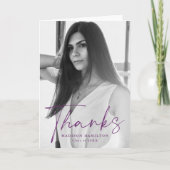 紫色のスタイリッシュスクリプト写真の卒業 サンキューカード (正面)