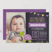 紫色のタートルチョーク誕生日招待状と写真 招待状 (正面/裏面)