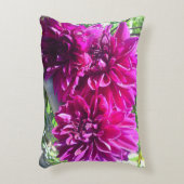 紫色のダリア花枕 アクセントクッション (正面(垂直))